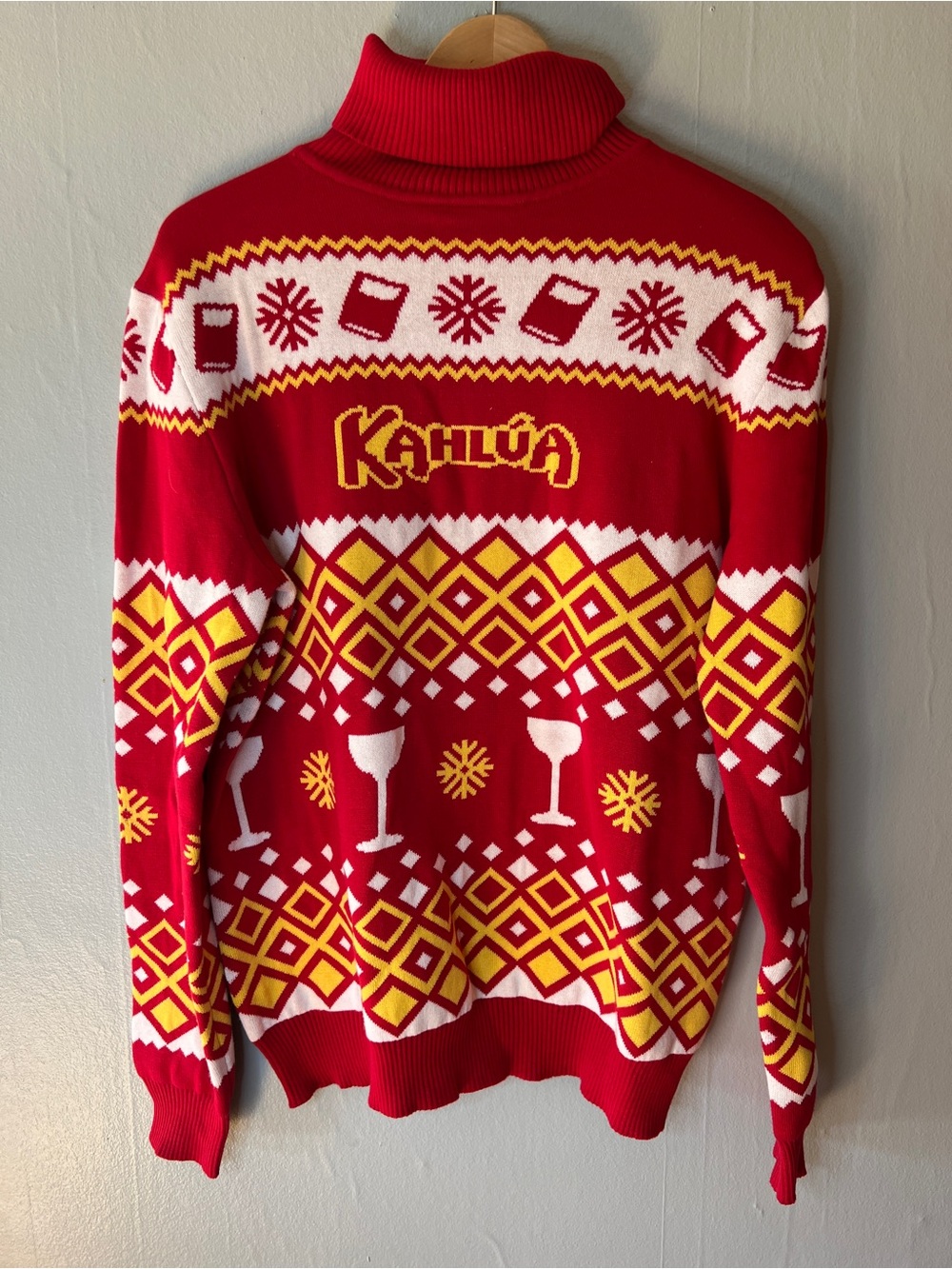 Kahlúa Red Fair Isle Turtleneck Sweater - Men's Large.